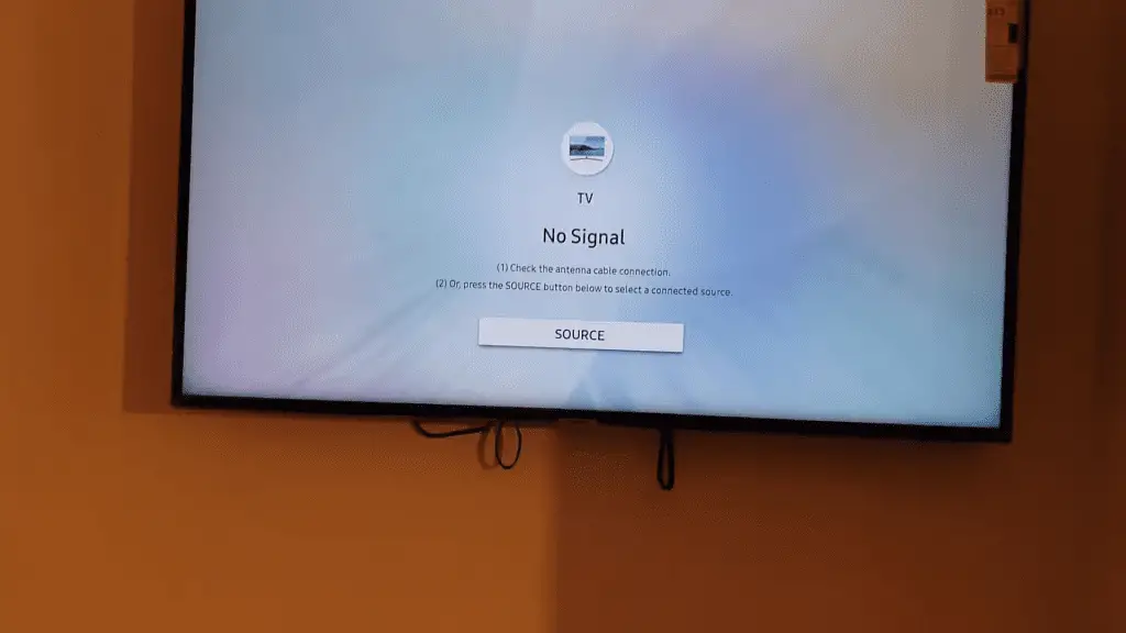 Led tv turns off by itself after a few seconds